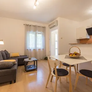 Apartament Piccola Pineta, Pula
